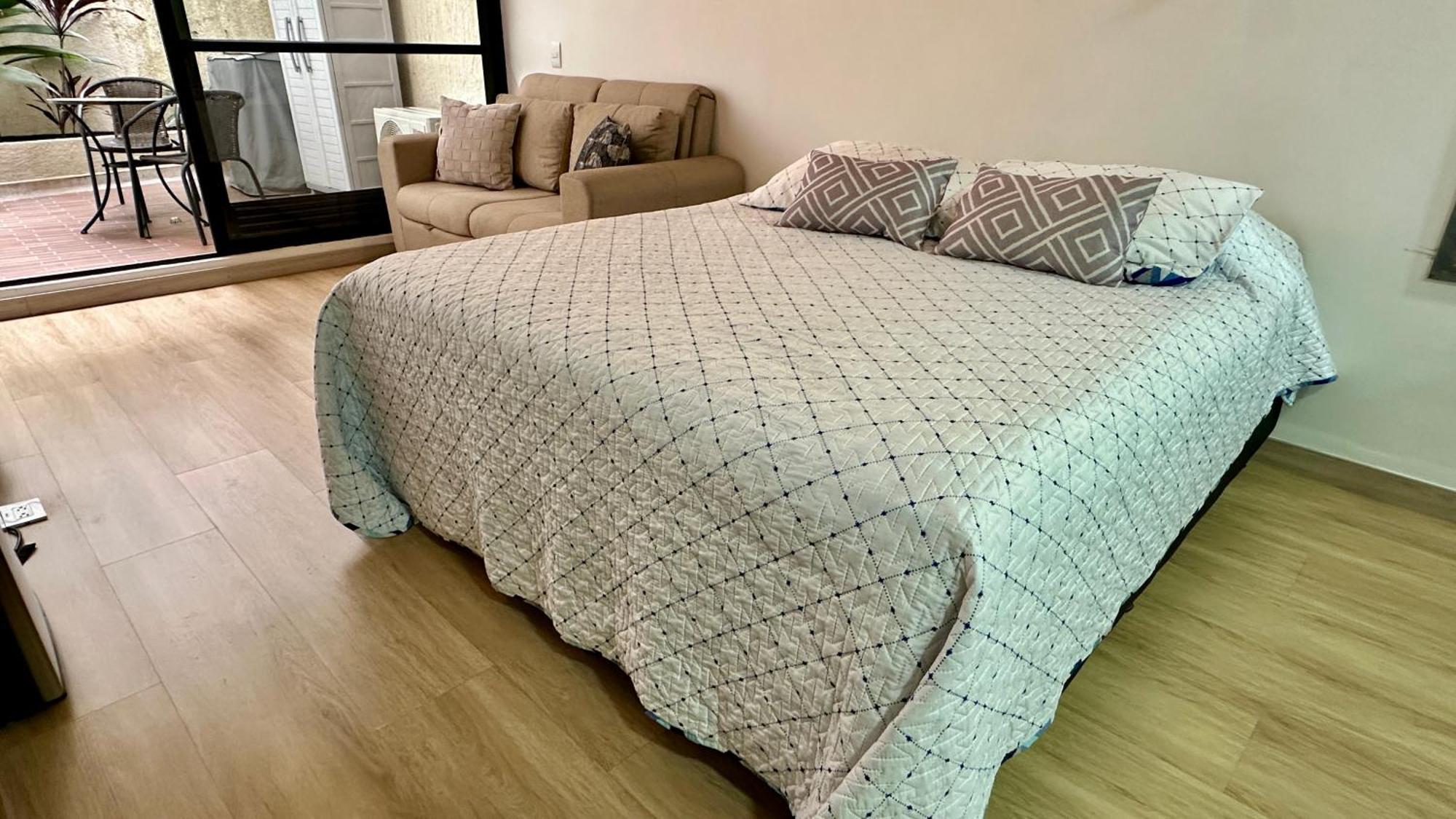 Prime Laureles Location With Air Conditioning Медельин Экстерьер фото